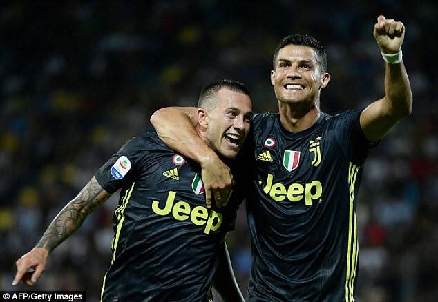 Ronaldo tiếp tục giúp Juventus đứng đầu bảng A