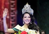 Phương Khánh ngất xỉu sau đăng quang Miss Earth 2018