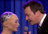 Robot Sophia hát karaoke như người thật khiến cả thế giới choáng váng