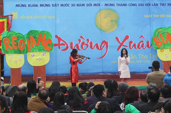 Ngày thơ Việt Nam 2019: Tìm "đường bay" cho thơ trẻ