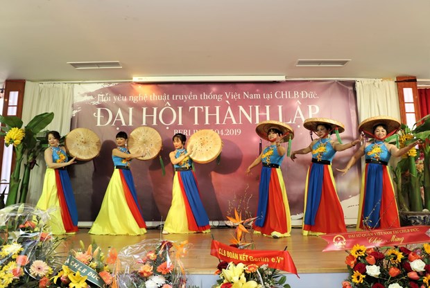 Gìn giữ và phát triển nghệ thuật truyền thống Việt Nam tại Đức