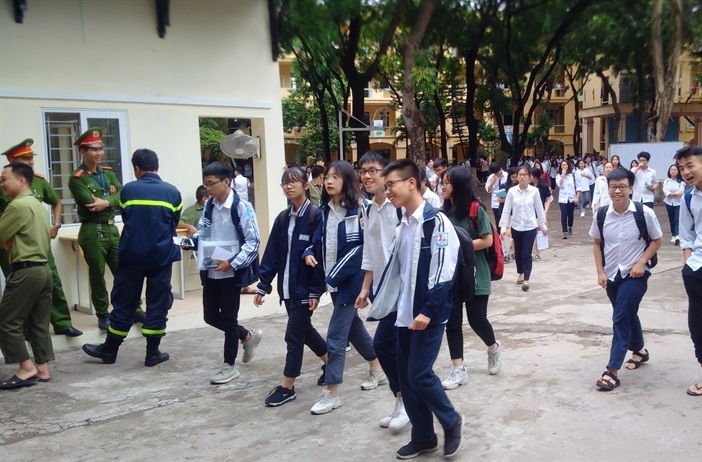 Thi vào lớp 10 công lập tại Hà Nội: Ngày đầu tiên với nhiều sắc thái