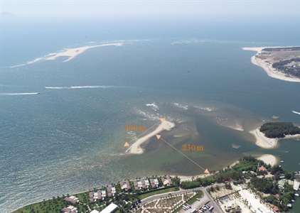 Hình thành thêm một cồn cát mới giữa biển Cửa Đại
