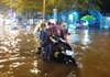 TP. Phan Rang – Tháp Chàm: Mưa lớn kéo dài, nhiều tuyến đường ngập sâu trong nước