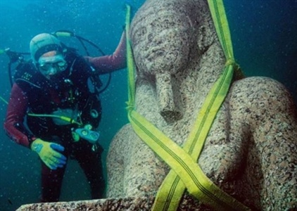 Phát hiện ngôi đền bí ẩn và kho báu chìm dưới đáy biển 1.200 năm