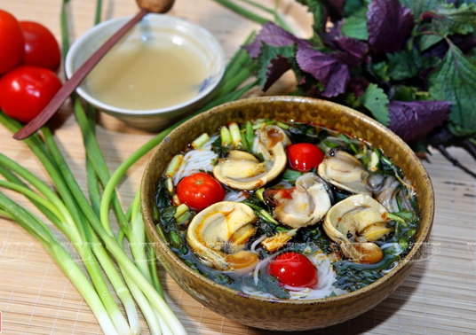 Bún ốc vỉa hè - món ăn không thể thiếu trong ẩm thực Hà Nội