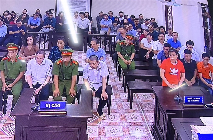 Kéo dài phiên tòa sơ thẩm xét xử vụ gian lận điểm thi tại Hà Giang