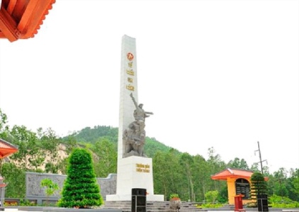 Nghệ An: Dâng hương tưởng niệm 51 năm ngày hy sinh của 13 liệt sĩ TNXP...