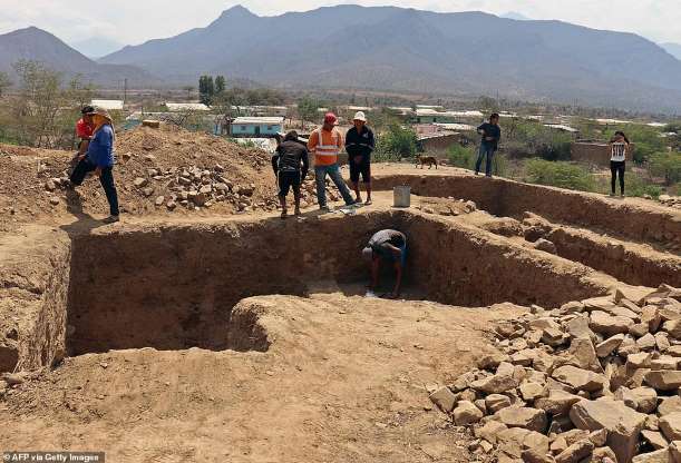 Phát hiện ngôi đền đá khối cực hiếm 3.000 năm tuổi tại Peru