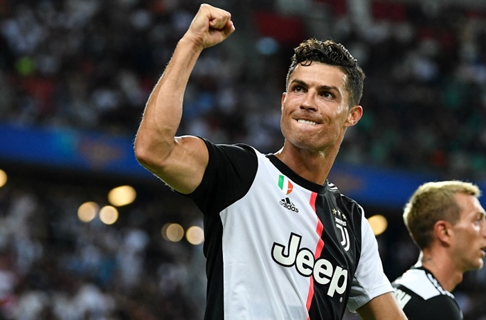 Ronaldo lập thêm kỷ lục ghi bàn ở tuổi 35