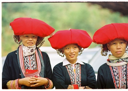 Độc đáo trang phục phụ nữ các dân tộc vùng cao
