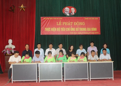 Mô hình thí điểm thực hiện Bộ tiêu chí ứng xử trong gia đình ở Lào...