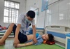 Chủ quán bánh xèo đánh đập cháu bé ở Bắc Ninh: Xâm phạm nghiêm trọng quyền trẻ em