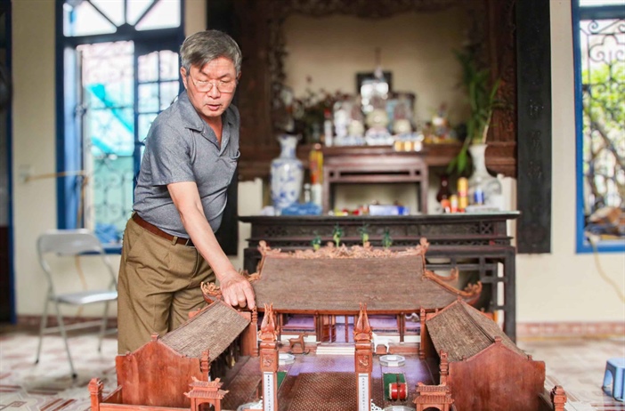 Ngỡ ngàng ngôi đình làng bằng gỗ gụ nhỏ nhất Việt Nam