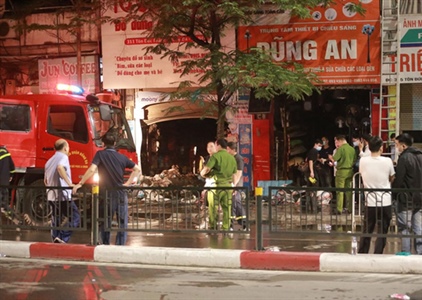 Hà Nội: Khẩn trương khắc phục hậu quả vụ cháy nghiêm trọng trên phố Tôn...
