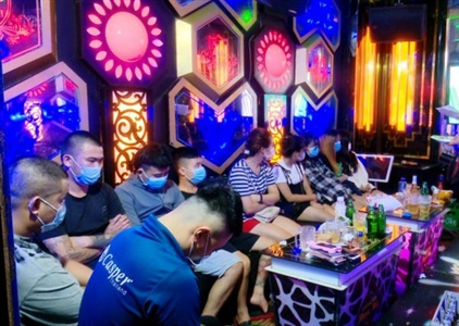 Ninh Bình: Phát hiện 20 đối tượng tụ tập sử dụng ma túy tại quán karaoke