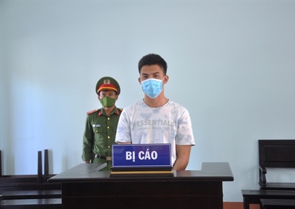 Kon Tum: 18 tháng tù cho đối tượng chống người thi hành công vụ
