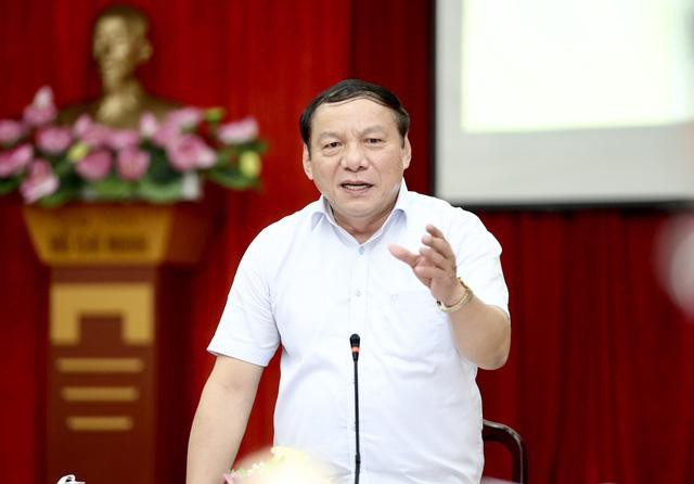Bộ trưởng Nguyễn Văn Hùng làm Chủ tịch Hội đồng cấp Nhà nước xét tặng...
