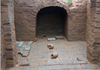 Hơn 30 di tích văn hóa được tìm thấy trong các ngôi mộ cổ ở miền Trung Trung Quốc
