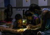 Philippines đối mặt với “khủng hoảng giáo dục” khi trẻ học online quá lâu