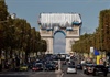 Pháp khánh thành dự án bọc vải Khải Hoàn Môn ở thủ đô Paris