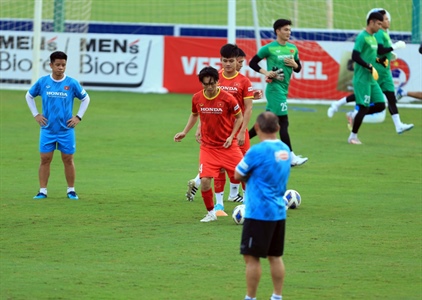 Tuyển Việt Nam tích cực chuẩn bị cho trận đấu gặp tuyển Trung Quốc
