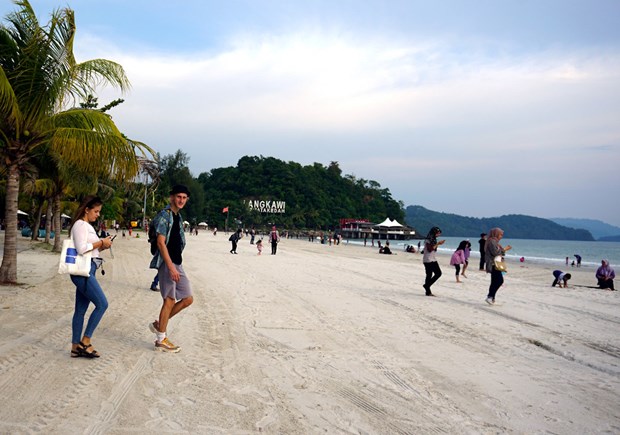 Malaysia thí điểm thành công việc mở cửa hòn đảo du lịch Langkawi