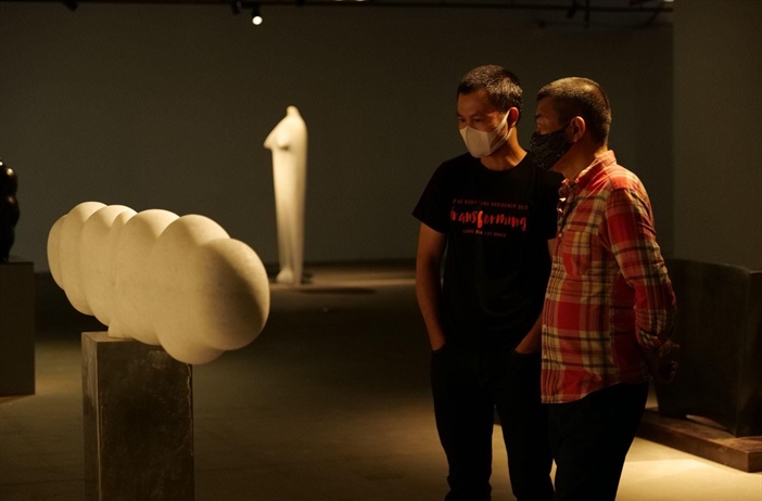 VCCA mở cửa triển lãm điêu khắc đá “Biến chuyển | Transforming”