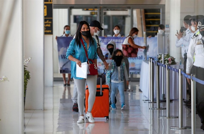 Thái Lan miễn cách ly đối với du khách được tiêm phòng từ tháng 11