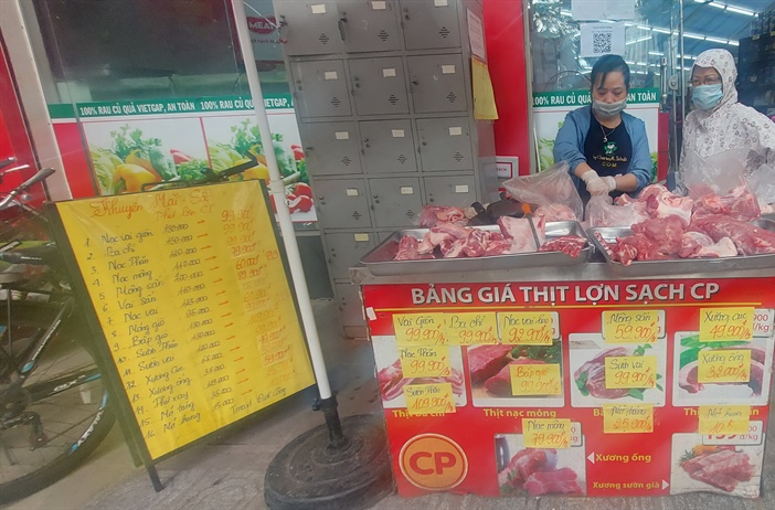 Giá thịt lợn trong siêu thị, hệ thống bán lẻ vẫn ở “trên trời”