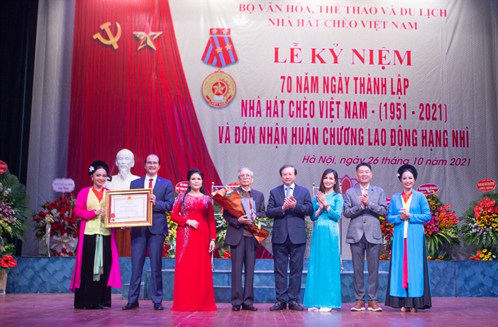 Nhà hát Chèo Việt Nam kỷ niệm 70 năm ngày thành lập và đón nhận Huân...