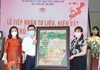 TT- Huế: Bảo tàng Hồ Chí Minh tiếp nhận 39 tư liệu, hiện vật được trao tặng