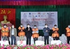 Nguyên Chủ tịch nước Trương Tấn Sang trao tặng 15.000 bộ áo phao đa năng cho ngư dân 12 tỉnh miền Trung