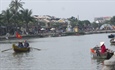 Ghe bơi du lịch trên sông Hoài (Quảng Nam): Thân màu gỗ, không chở quá 5 khách