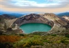 Hồ ngũ sắc được ví như "nồi nấu ăn" nằm trong miệng núi lửa Nhật Bản