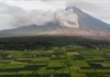 Indonesia: Núi lửa Semeru phun trào, giới chức phát cảnh báo tránh xa