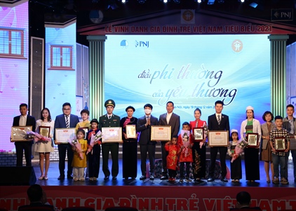 Vinh danh 20 gia đình trẻ Việt Nam tiêu biểu năm 2021