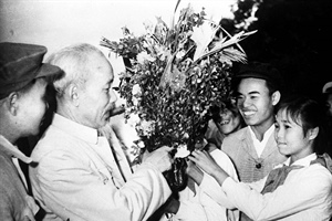 Năm 1961, Bác Hồ về thăm Nghệ An trong ký ức của hai nữ học sinh giỏi trên quê hương của Người