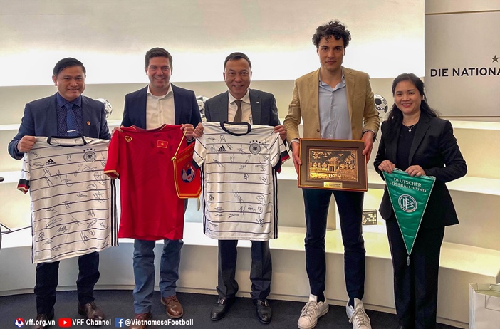 Việt Nam hợp tác với Đức phát triển bóng đá
