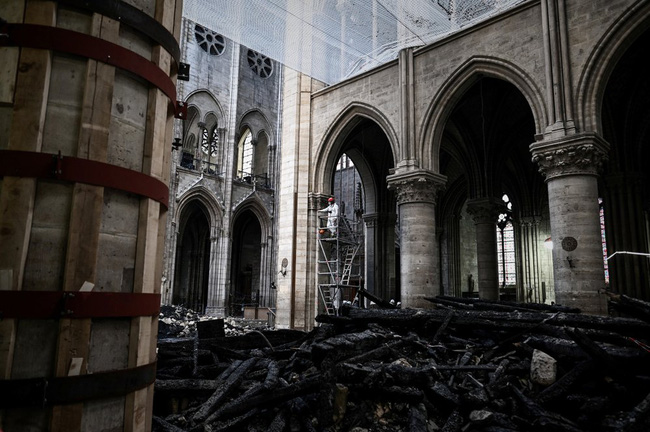 Vụ cháy Nhà thờ Đức Bà Paris không phải do hành vi đốt phá
