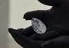 Trưng bày viên kim cương trắng khổng lồ nặng hơn 228 carat
