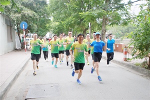 Gần 3.000 người tham gia giải chạy gây quỹ "Vì một niềm tin về hạnh phúc"