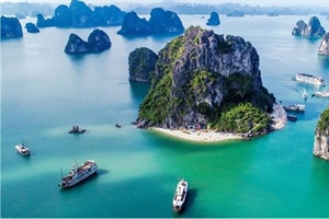 Quảng Ninh tạm ngừng cấp phép tàu du lịch biển để phòng tránh bão số 1