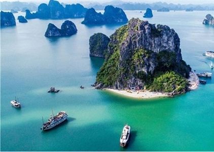 Quảng Ninh tạm ngừng cấp phép tàu du lịch biển để phòng tránh bão số 1