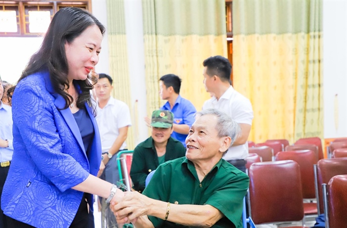Phó Chủ tịch nước Võ Thị Ánh Xuân thăm, tặng quà thương, bệnh binh tại...