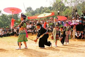 Độc đáo ngày hội văn hóa các dân tộc trên cao nguyên Mộc Châu