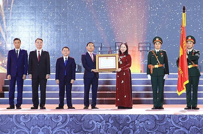 Huyện Mê Linh đón nhận danh hiệu đạt chuẩn nông thôn mới