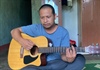 Chàng “ca sĩ khờ” và ước mơ chữa khỏi bệnh để đi hát