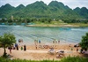 Dạy bơi miễn phí cho trẻ em ở Phong Nha