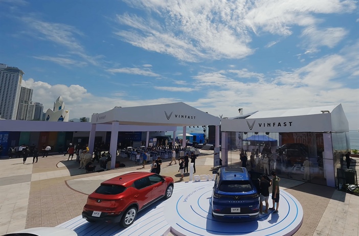 Xe điện VinFast thu hút khách hàng bằng chính sách hấp dẫn, hậu mãi đặc...
